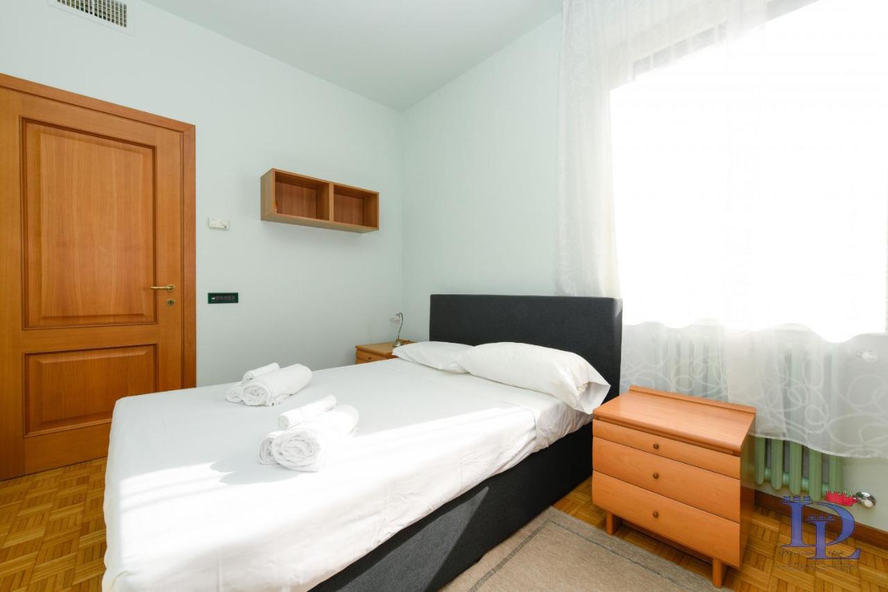 Desenzanoloft Official Partner Marriott Homes & Villas - Charming On The Lake Front Lake Desenzano del Garda Exterior photo