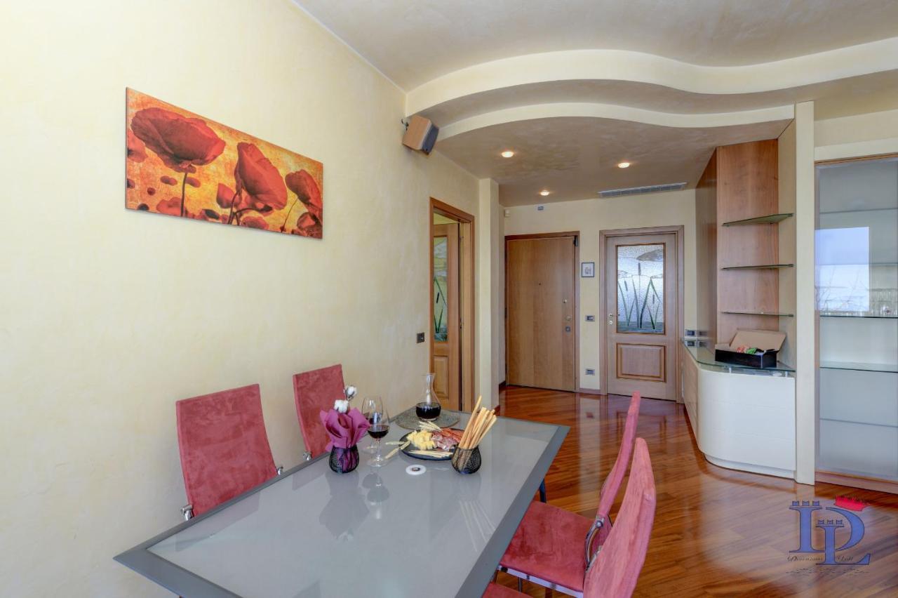 Desenzanoloft Official Partner Marriott Homes & Villas - Charming On The Lake Front Lake Desenzano del Garda Exterior photo